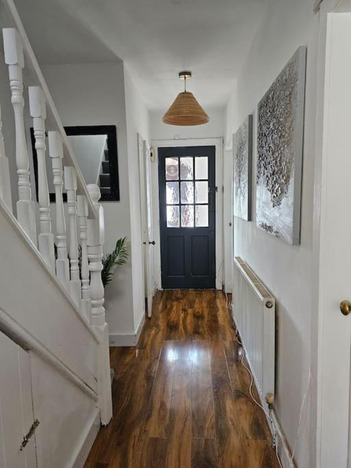 Quiet Family Home Tettenhall Екстериор снимка